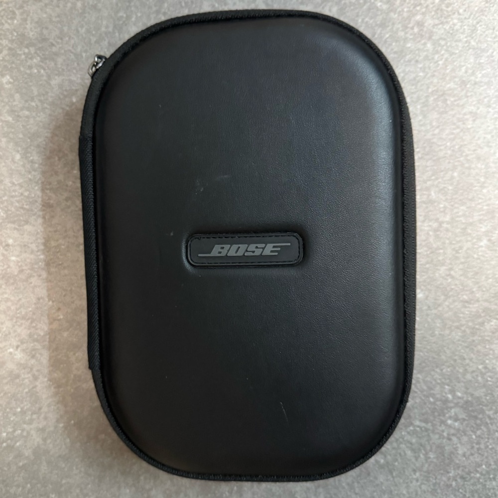 Bose QuietComfort 35 Noise Cancelling Headphones - Picture 5 of 5